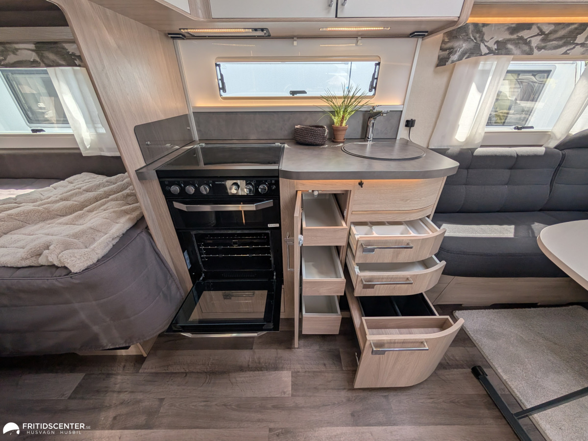 KABE ROYAL 600 TDL KS *Långbäddar / Boxmarkis Förtält, bild 21 av 24