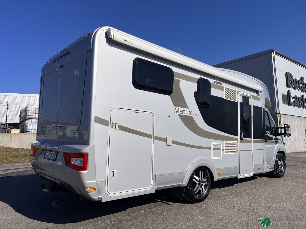 Adria MATRIX M 670SL / EXTRA-Öppet Lördag Söndag, bild 2 av 13