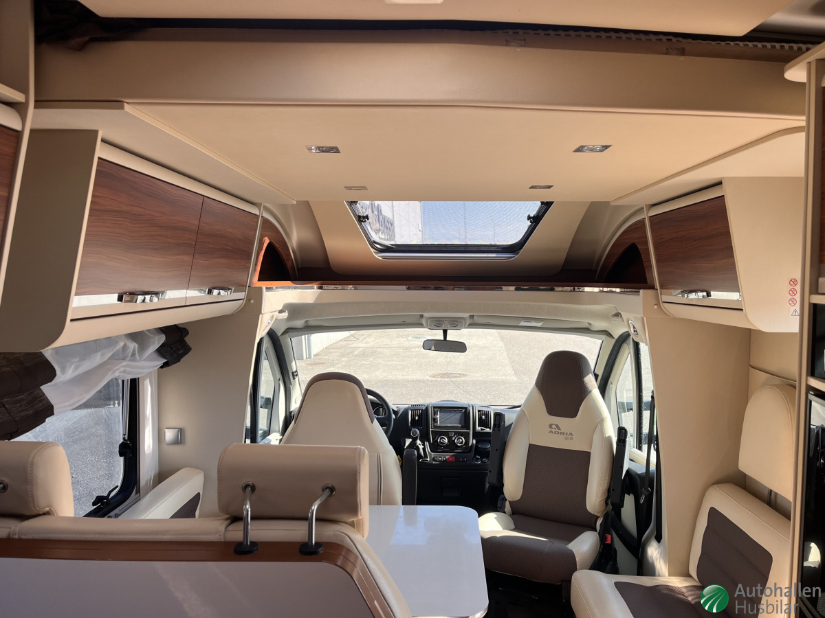Adria MATRIX M 670SL / EXTRA-Öppet Lördag Söndag, bild 6 av 13