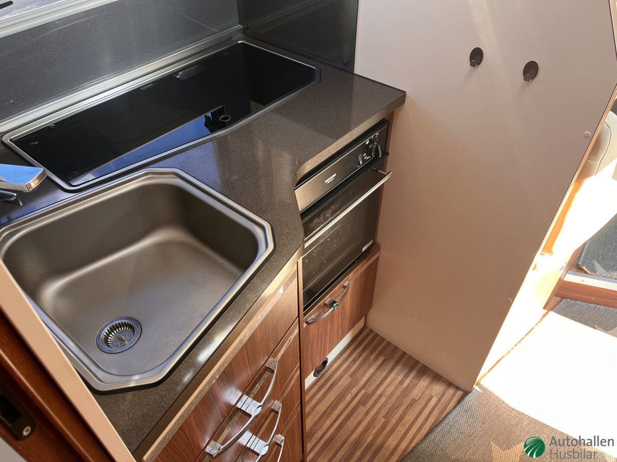 Adria MATRIX M 670SL / EXTRA-Öppet Lördag Söndag, bild 7 av 13