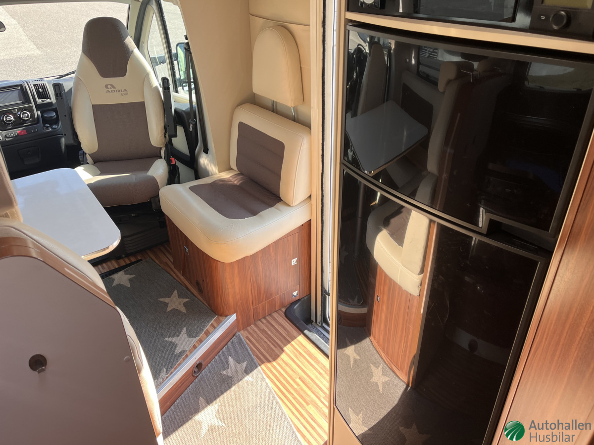 Adria MATRIX M 670SL / EXTRA-Öppet Lördag Söndag, bild 9 av 13
