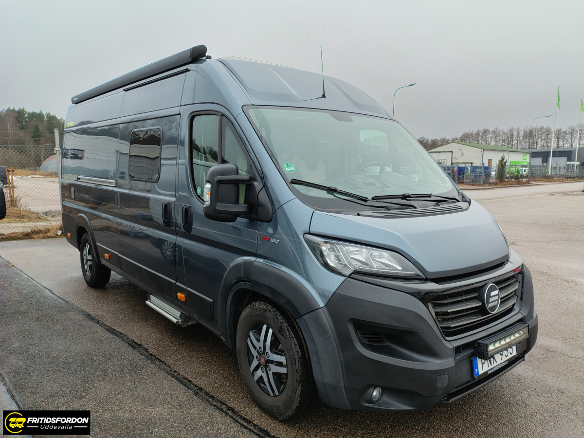 Hymer YELLOWSTONE Långbädd 180Hk Automat, bild 1 av 20