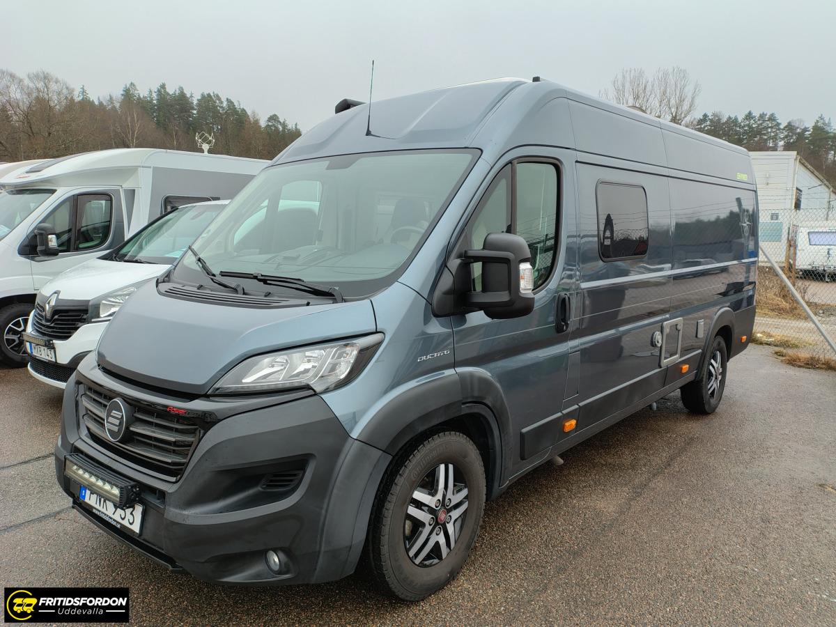Hymer YELLOWSTONE Långbädd 180Hk Automat, bild 2 av 20