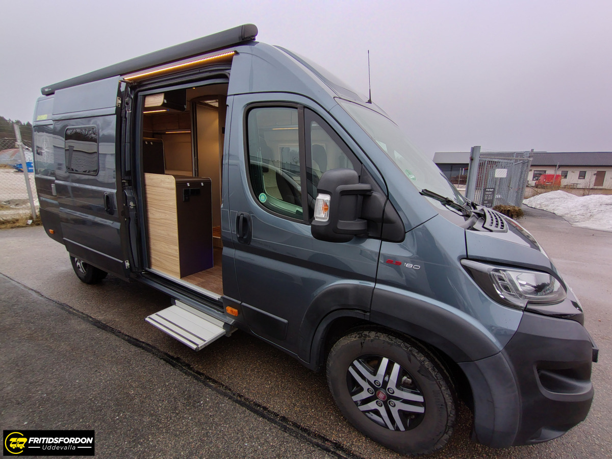 Hymer YELLOWSTONE Långbädd 180Hk Automat, bild 5 av 20