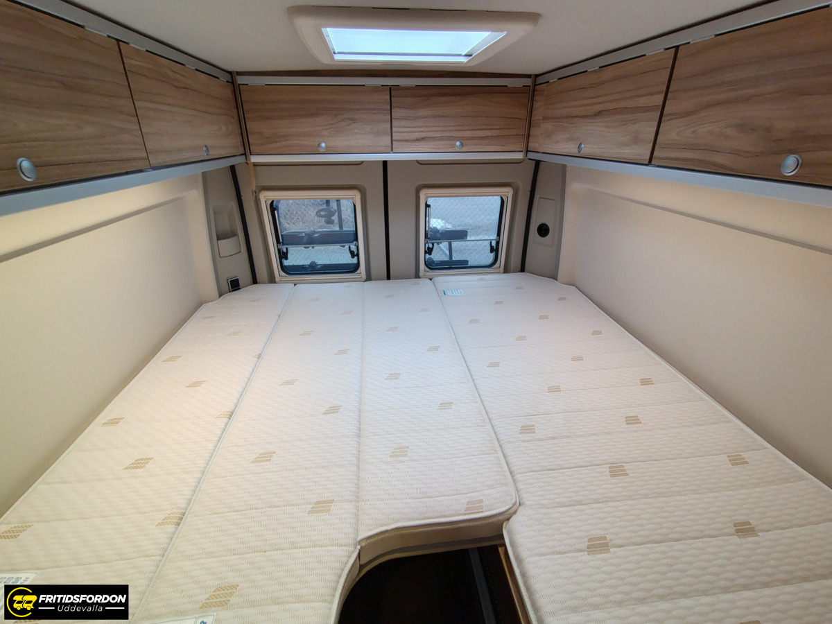 Hymer YELLOWSTONE Långbädd 180Hk Automat, bild 15 av 20