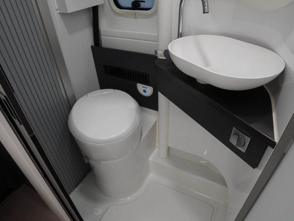 Adria Van TWIN 640 SLB, Alde, Automat, bild 12 av 22