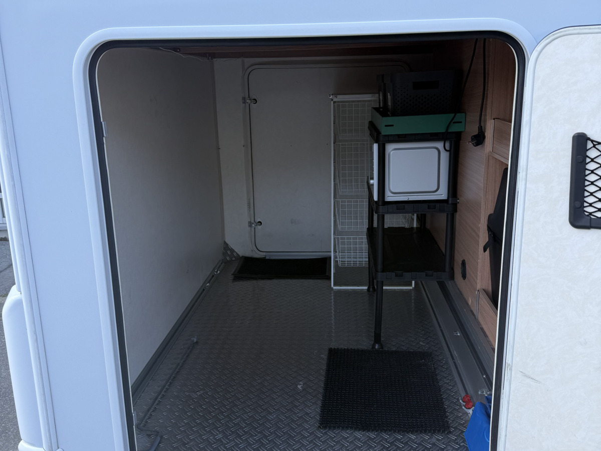 Knaus Sky 740 / LÅNGBÄDDAR / KAMKEDJA / TAKSÄNG / 2 Års GARANTI, bild 4 av 21