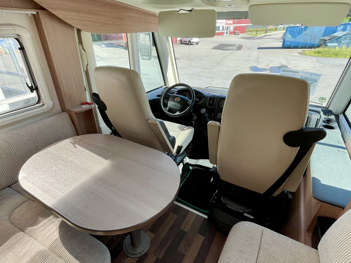 Knaus Sky 740 / LÅNGBÄDDAR / KAMKEDJA / TAKSÄNG / 2 Års GARANTI, bild 6 av 21