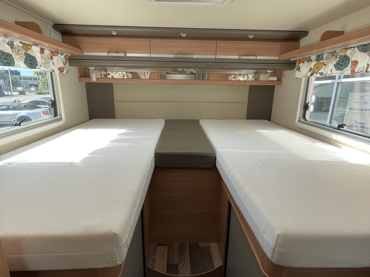 Knaus Sky 740 / LÅNGBÄDDAR / KAMKEDJA / TAKSÄNG / 2 Års GARANTI, bild 17 av 21