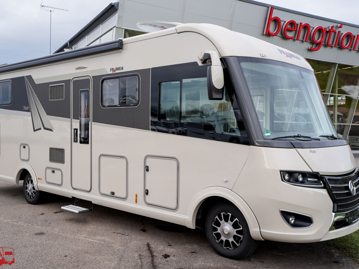 Frankia 8400 QD Platin Mercedes, bild 1 av 44
