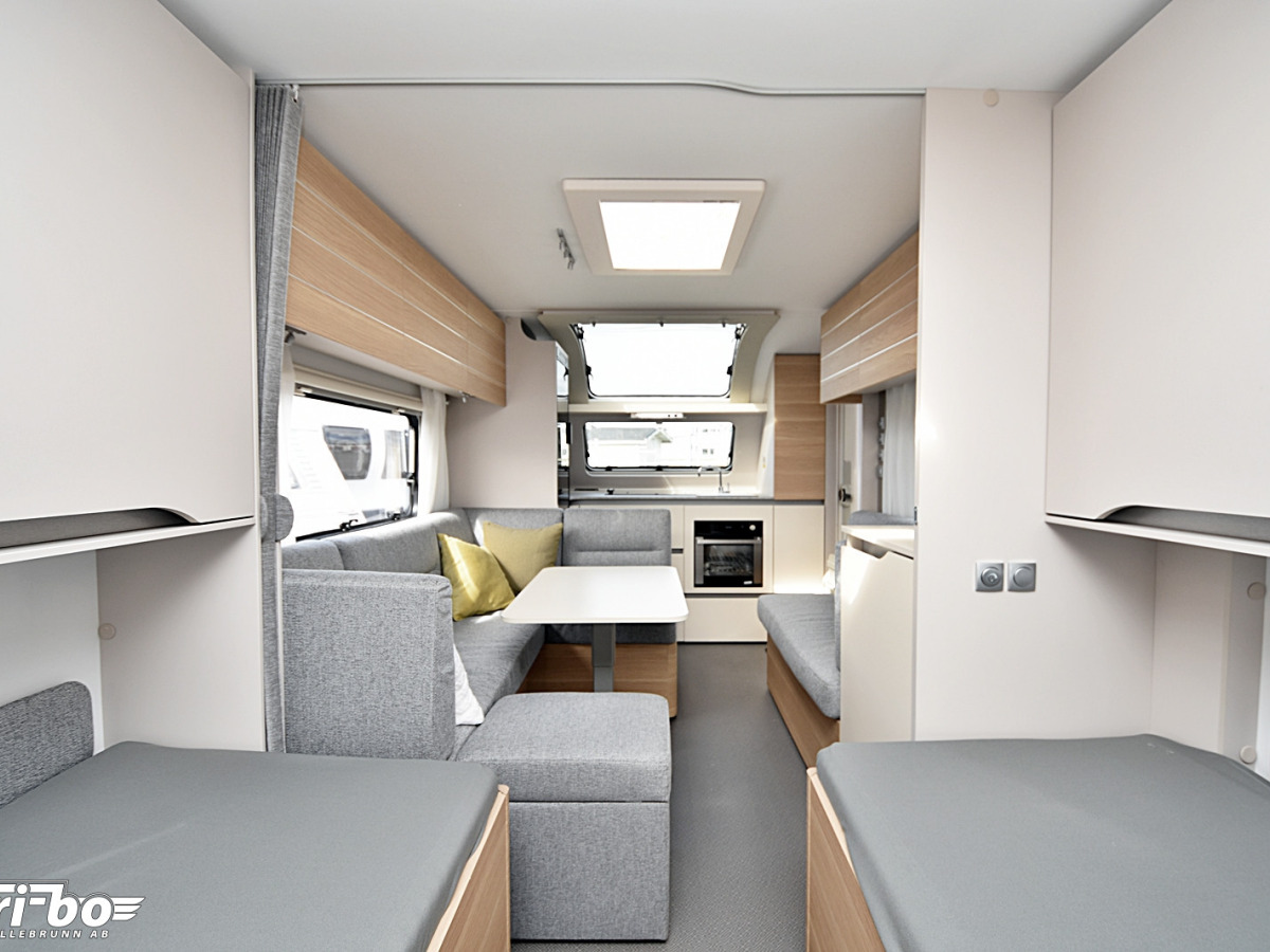 Adria 613 HT Adora, Långbädd, bild 29 av 35