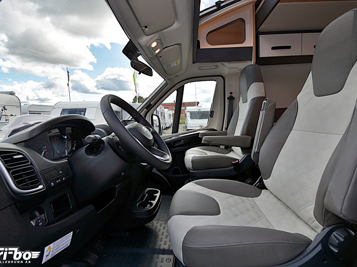 Knaus 700 LX LVE WAVE Platinum Selection, Queenbed, Dubbelbädd, bild 4 av 32