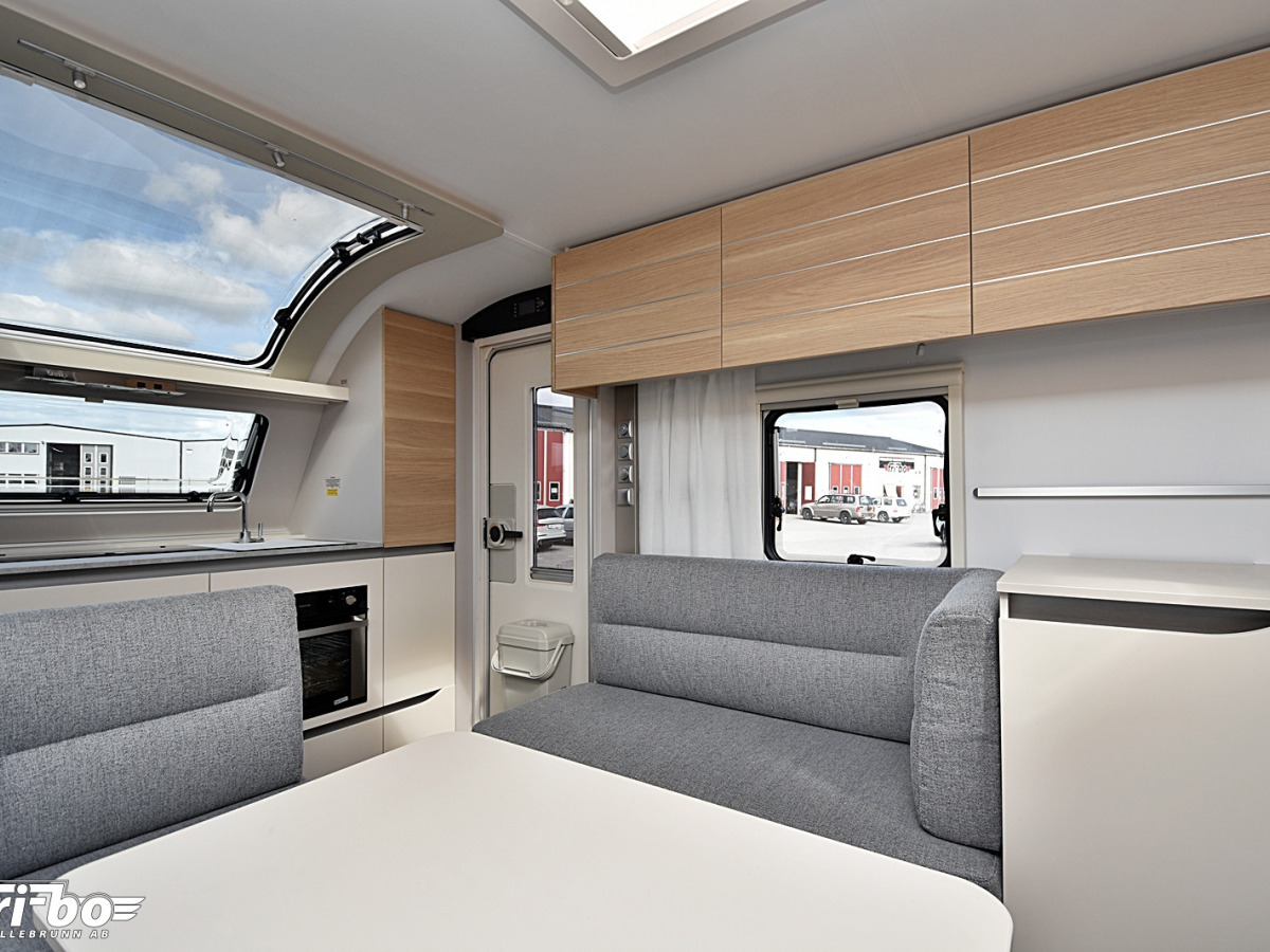 Adria 613 HT Adora, Långbädd, bild 21 av 35