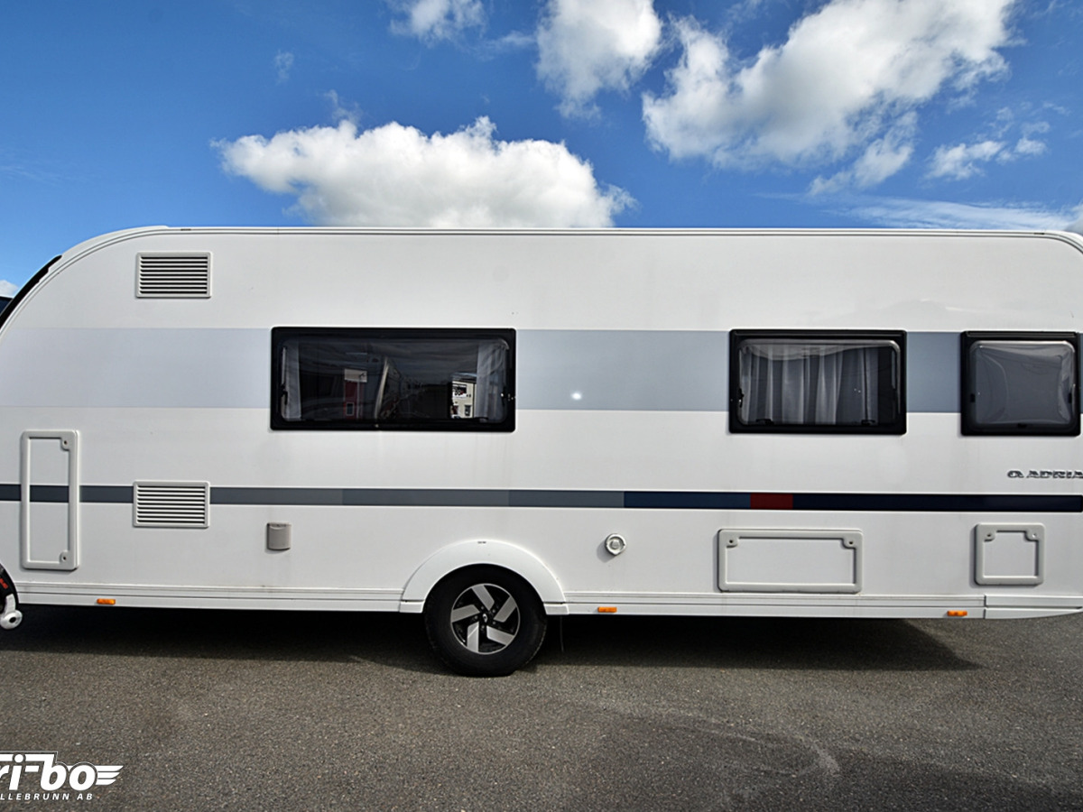 Adria 613 HT Adora, Långbädd, bild 5 av 35