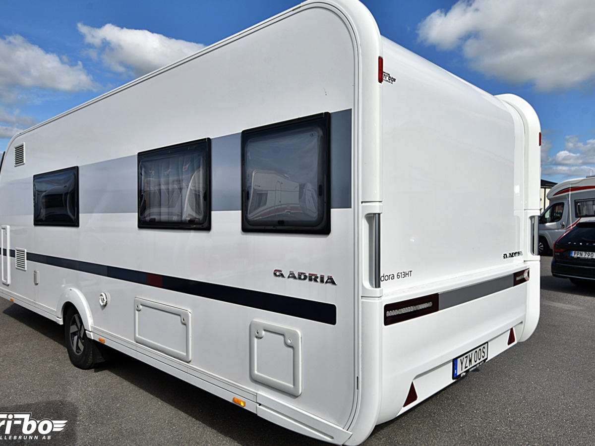Adria 613 HT Adora, Långbädd, bild 6 av 35