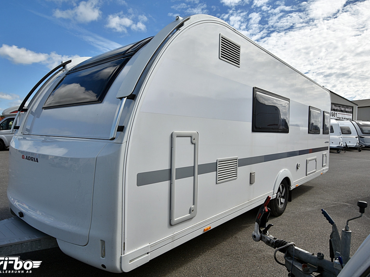 Adria 613 HT Adora, Långbädd, bild 7 av 35