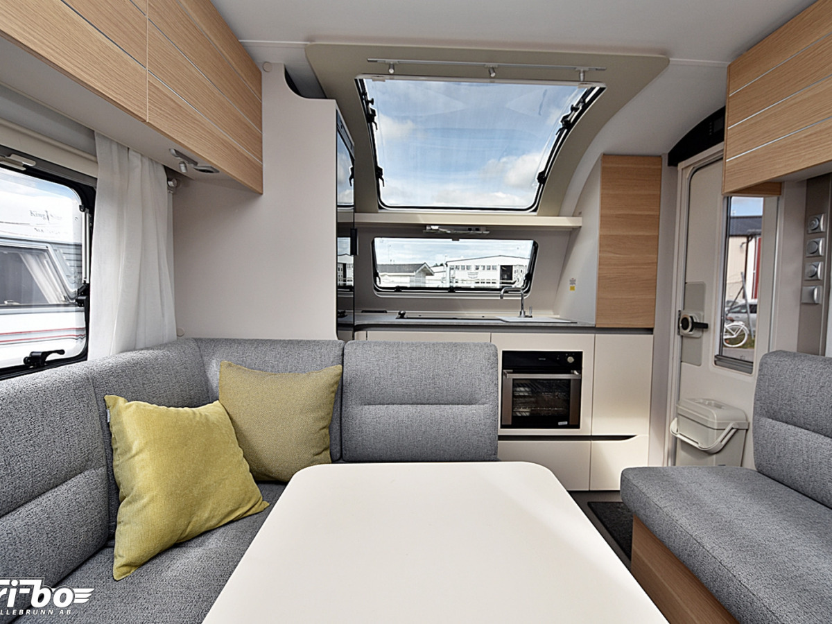 Adria 613 HT Adora, Långbädd, bild 22 av 35