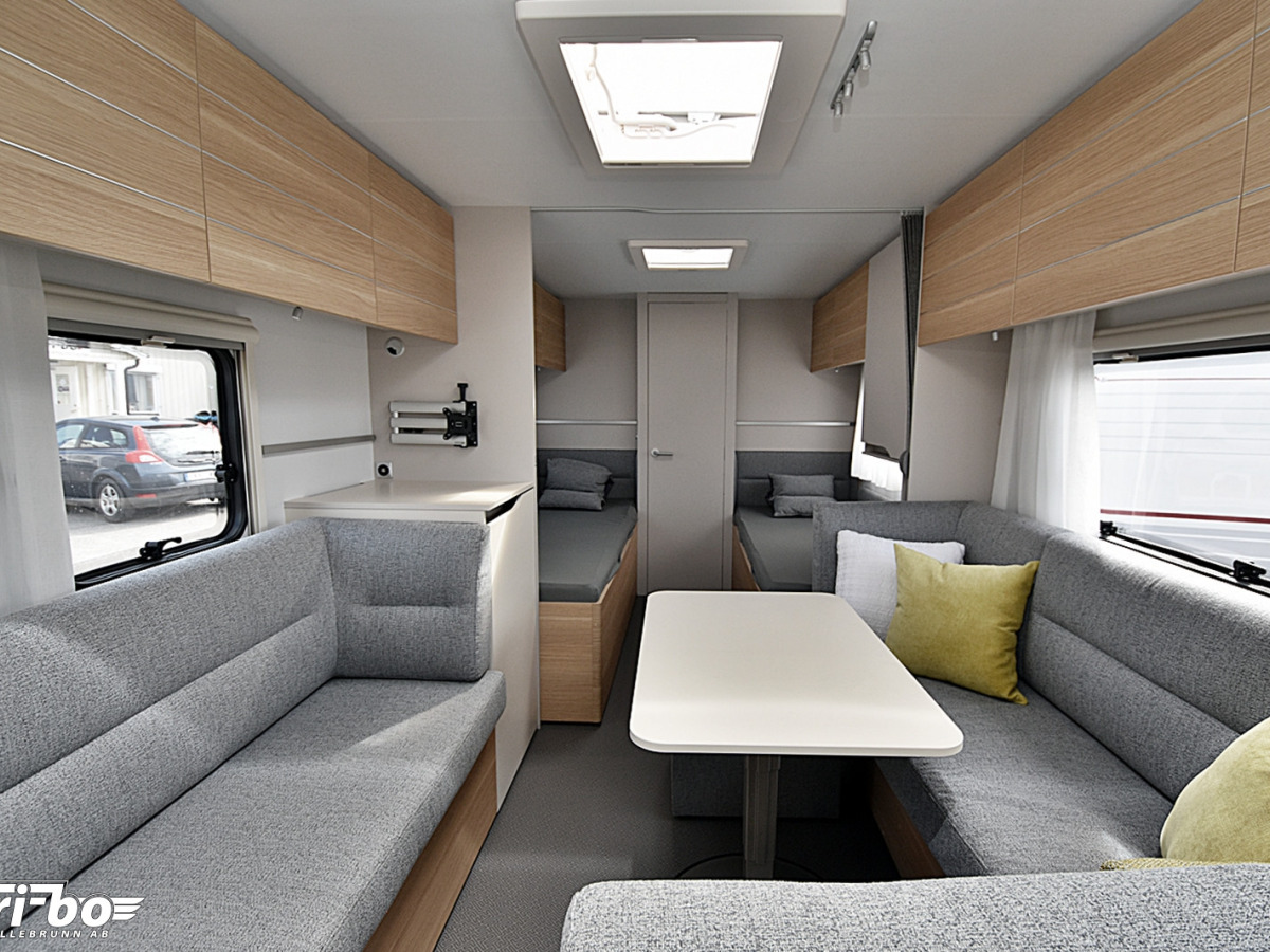 Adria 613 HT Adora, Långbädd, bild 14 av 35