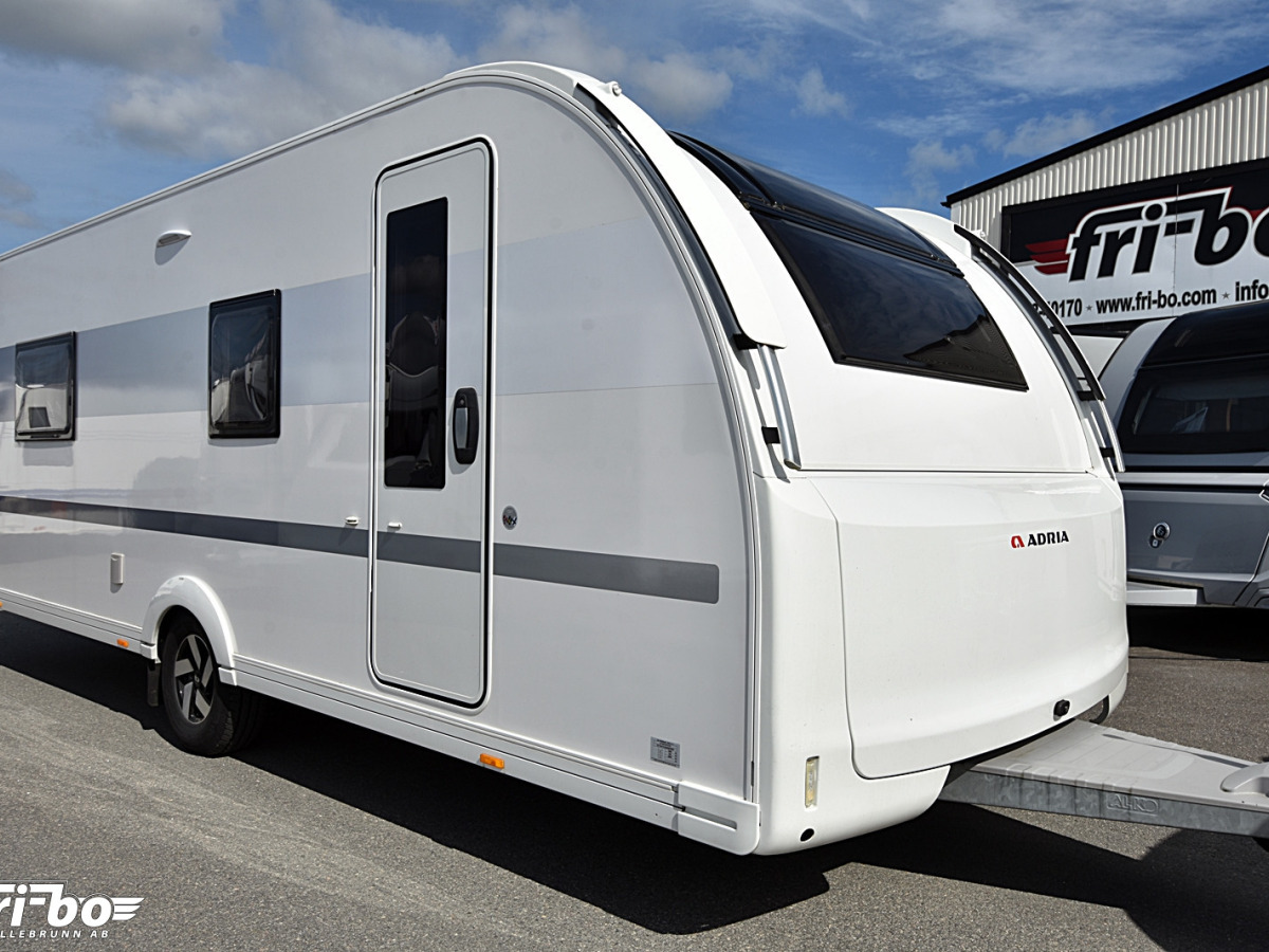 Adria 613 HT Adora, Långbädd, bild 1 av 35