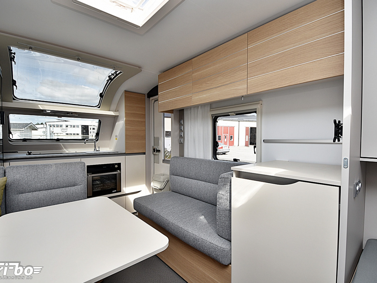 Adria 613 HT Adora, Långbädd, bild 26 av 35