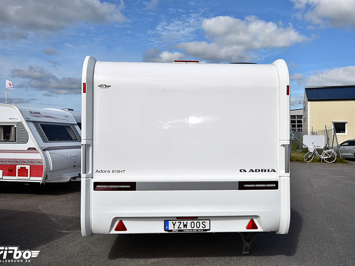 Adria 613 HT Adora, Långbädd, bild 4 av 35