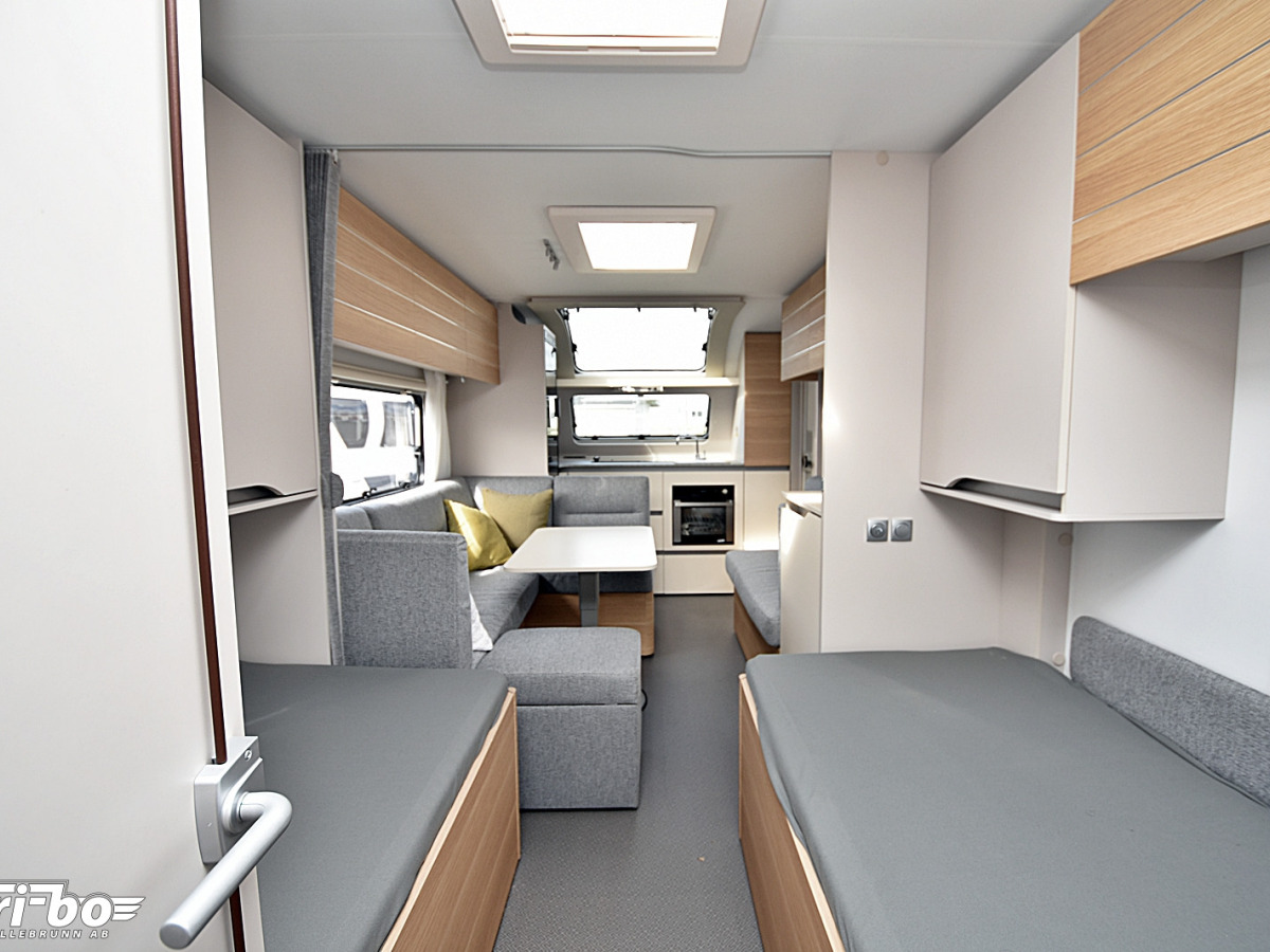Adria 613 HT Adora, Långbädd, bild 28 av 35