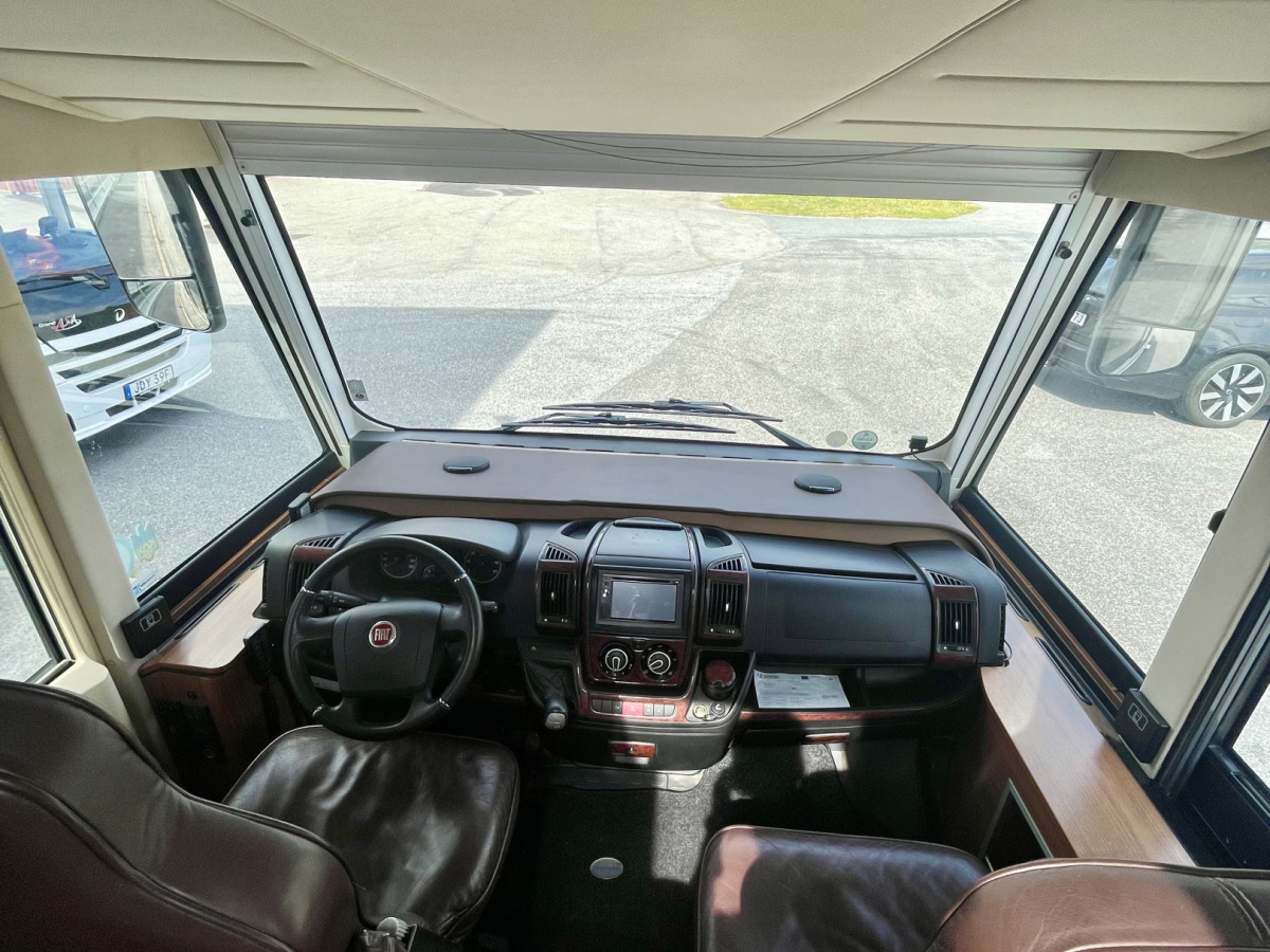 Eura Mobil I 850 QB / Taksäng / Kamkedja / Hydrauliska Stödben, bild 21 av 21