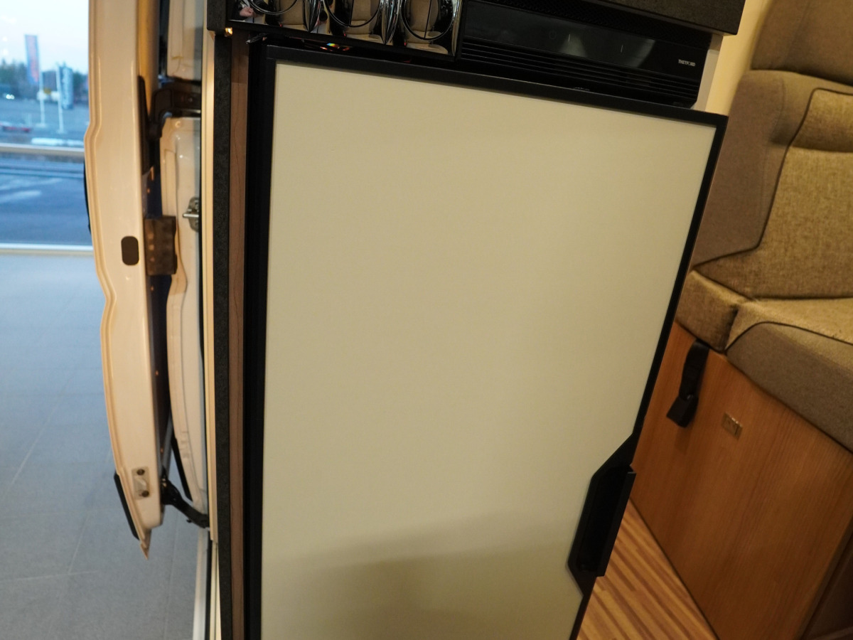 Malibu VAN 640 LE RB GT skyview Pop up Automat 9G 180hk, bild 10 av 23