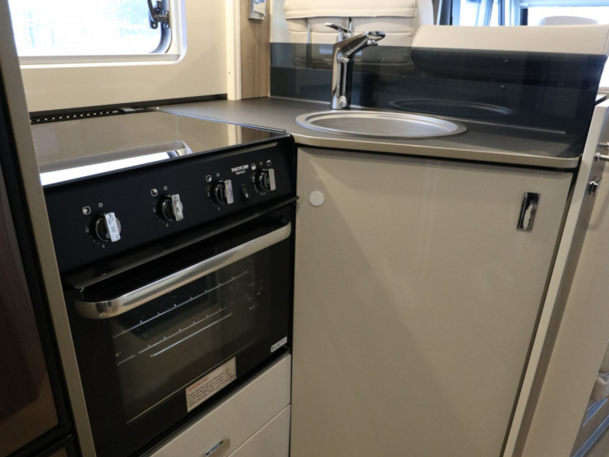 Bürstner LYSEO I 726 Automat 160hk Hydraulben, bild 10 av 30