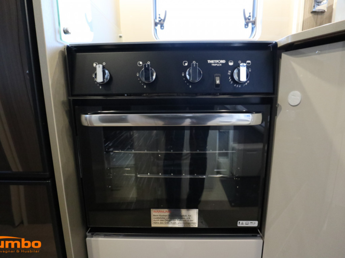 Bürstner LYSEO I 726 Automat 160hk Hydraulben, bild 12 av 30