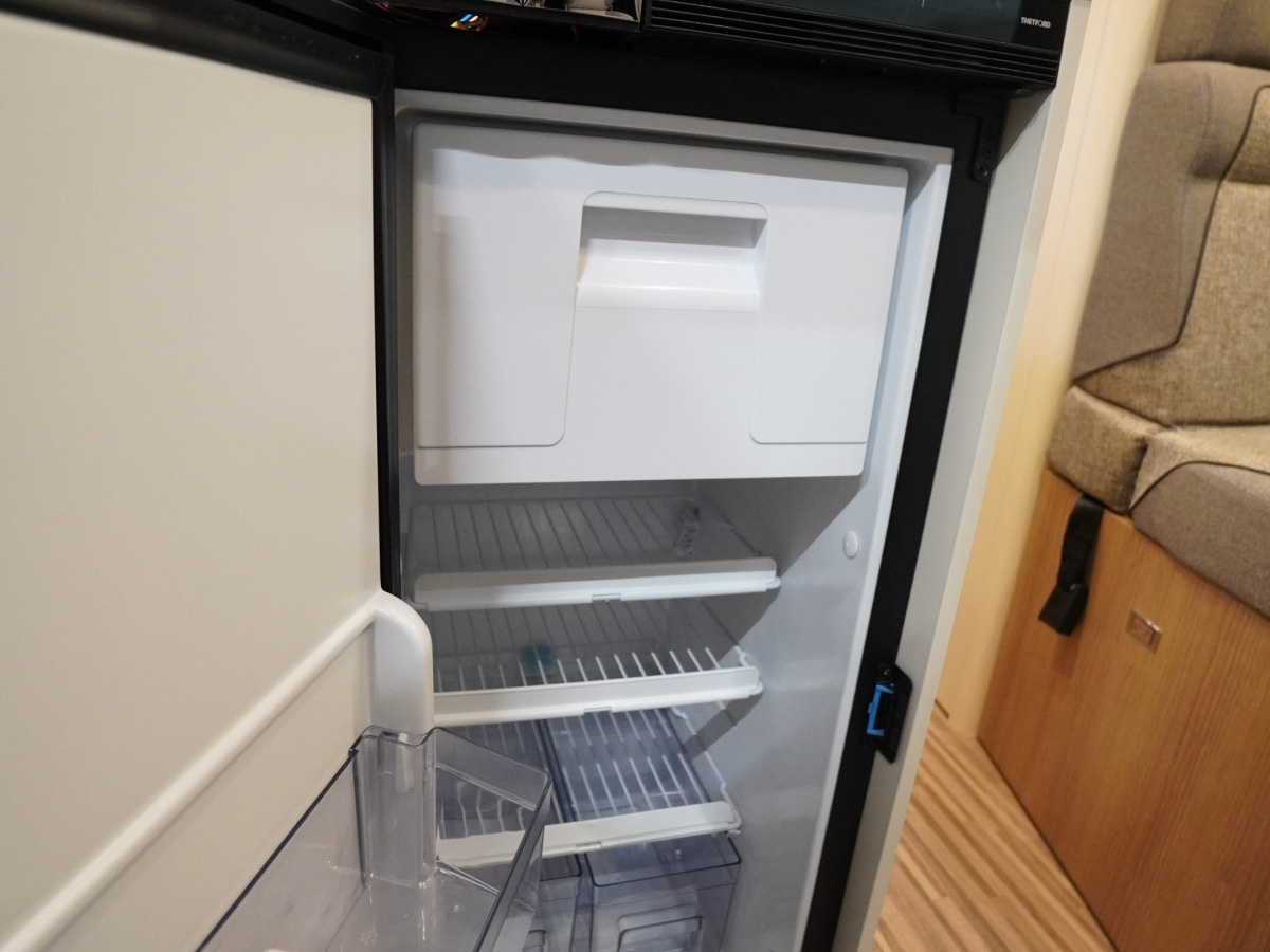 Malibu VAN 640 LE RB GT skyview Pop up Automat 9G 180hk, bild 11 av 23