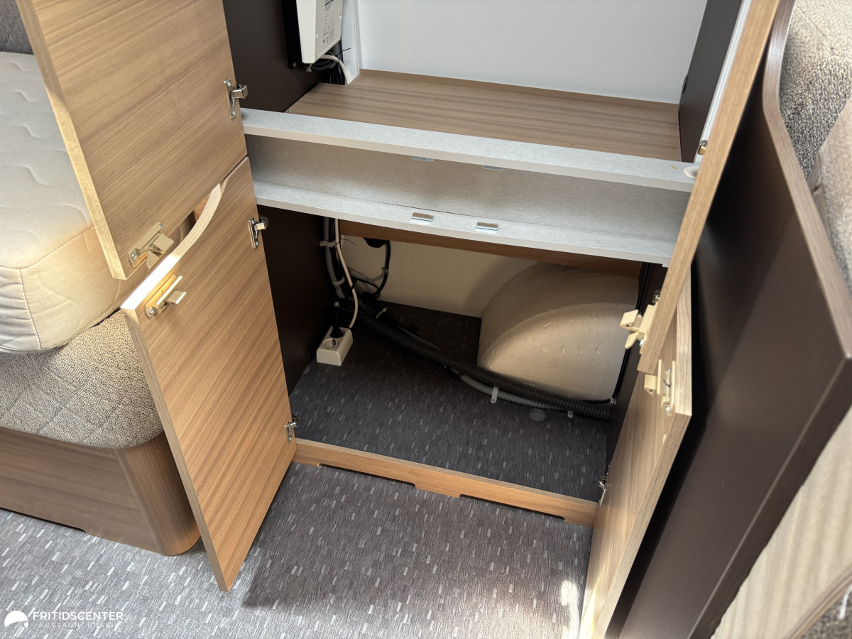 Adria ALPINA 753 HT *ALDE Värme/ Mover / Tält*, bild 18 av 38