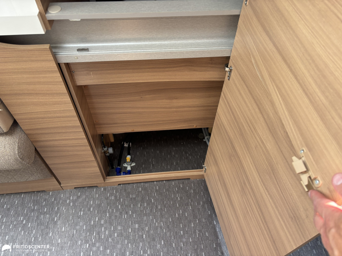 Adria ALPINA 753 HT *ALDE Värme/ Mover / Tält*, bild 19 av 38