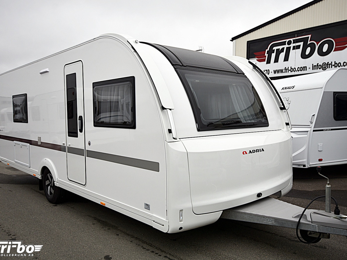 Adria 613 UT Adora, Queenbed, bild 1 av 29