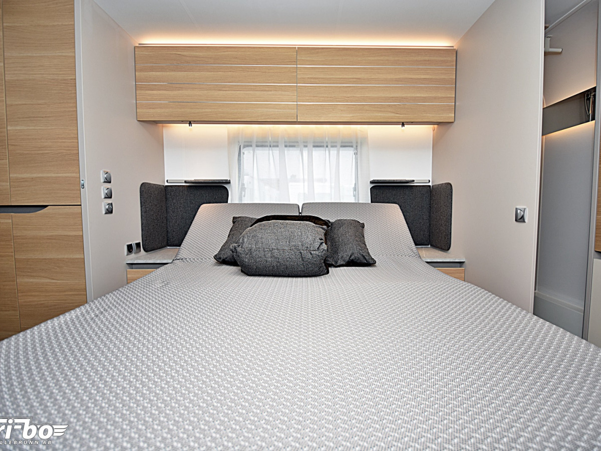 Adria 613 UT Adora, Queenbed, bild 15 av 29