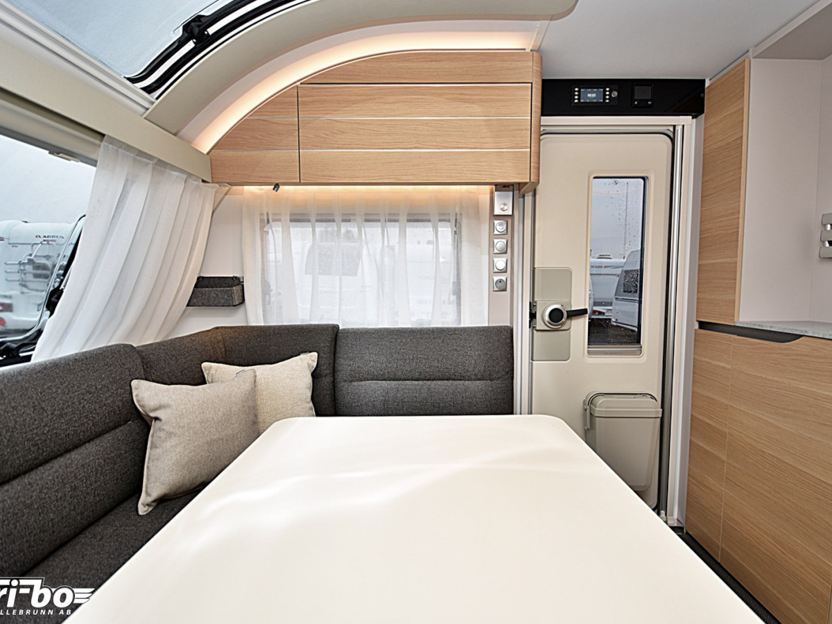 Adria 613 UT Adora, Queenbed, bild 7 av 29