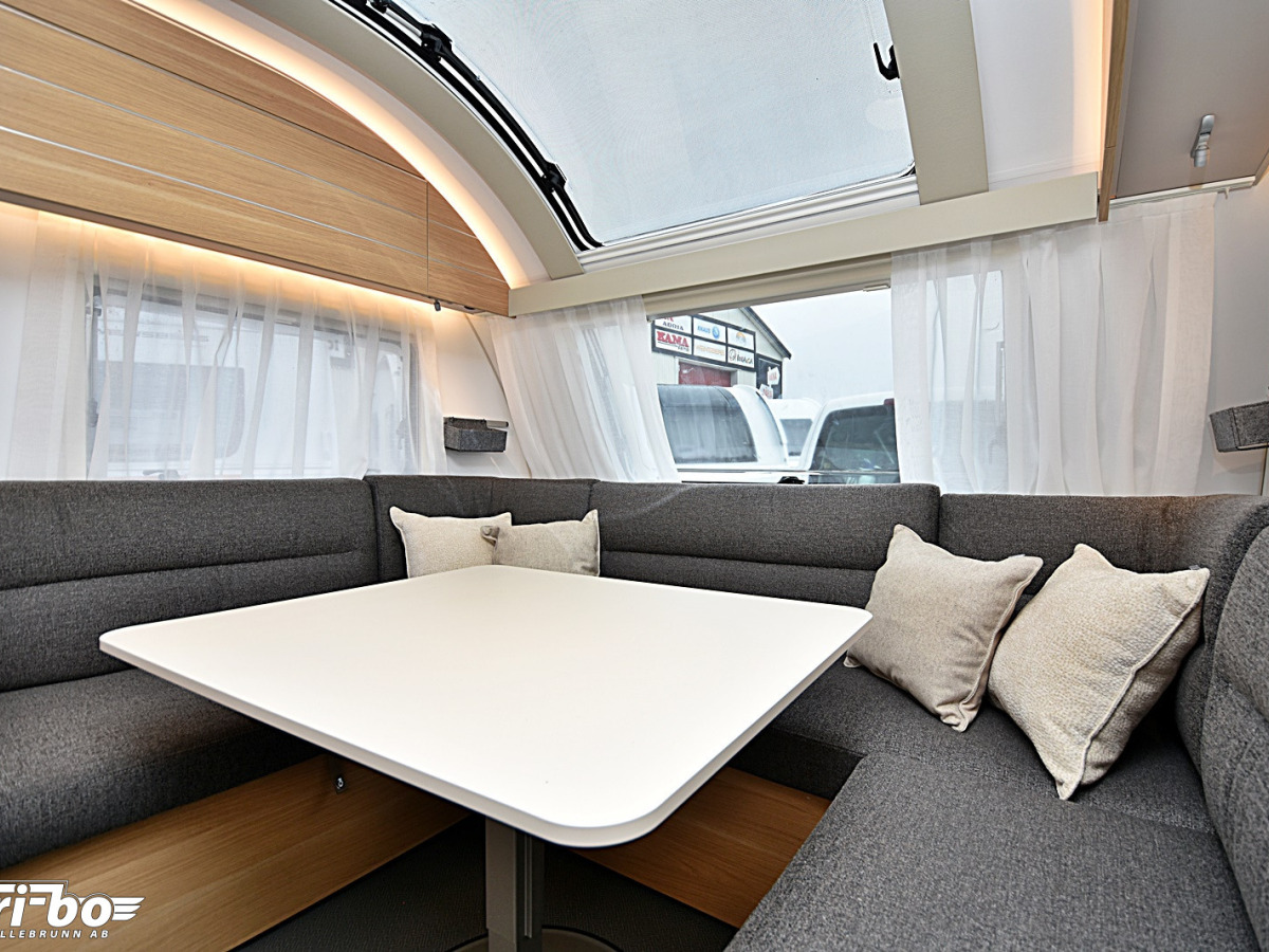 Adria 613 UT Adora, Queenbed, bild 5 av 29