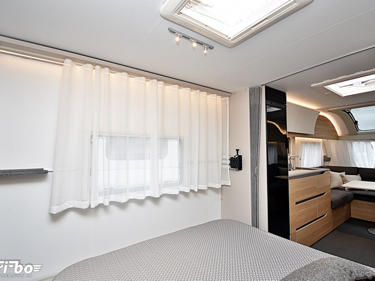 Adria 613 UT Adora, Queenbed, bild 18 av 29