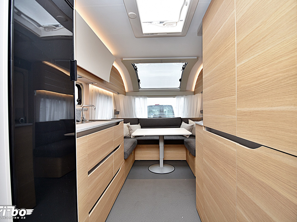 Adria 613 UT Adora, Queenbed, bild 19 av 29
