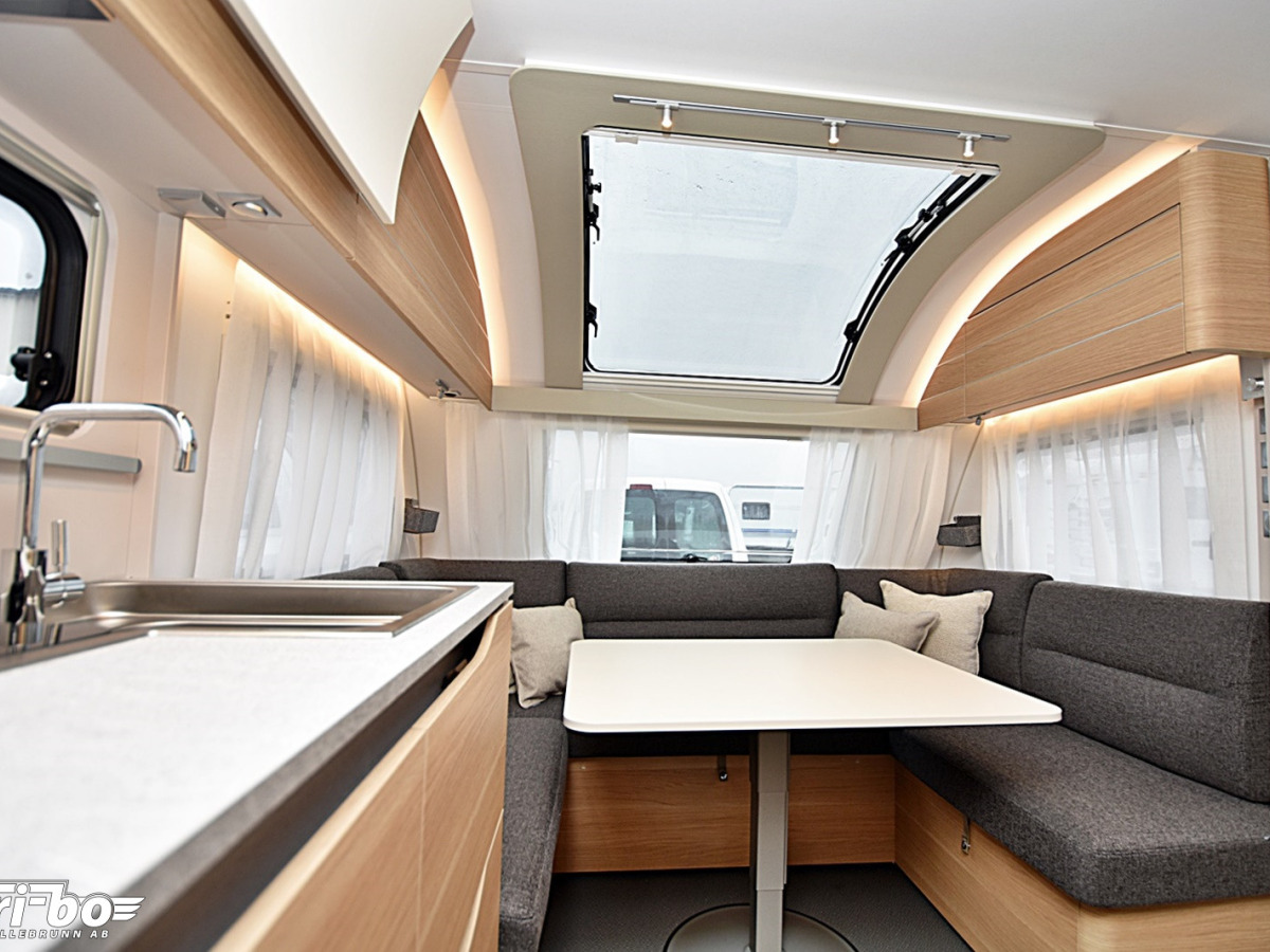 Adria 613 UT Adora, Queenbed, bild 22 av 29