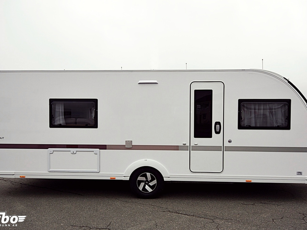 Adria 613 UT Adora, Queenbed, bild 3 av 29
