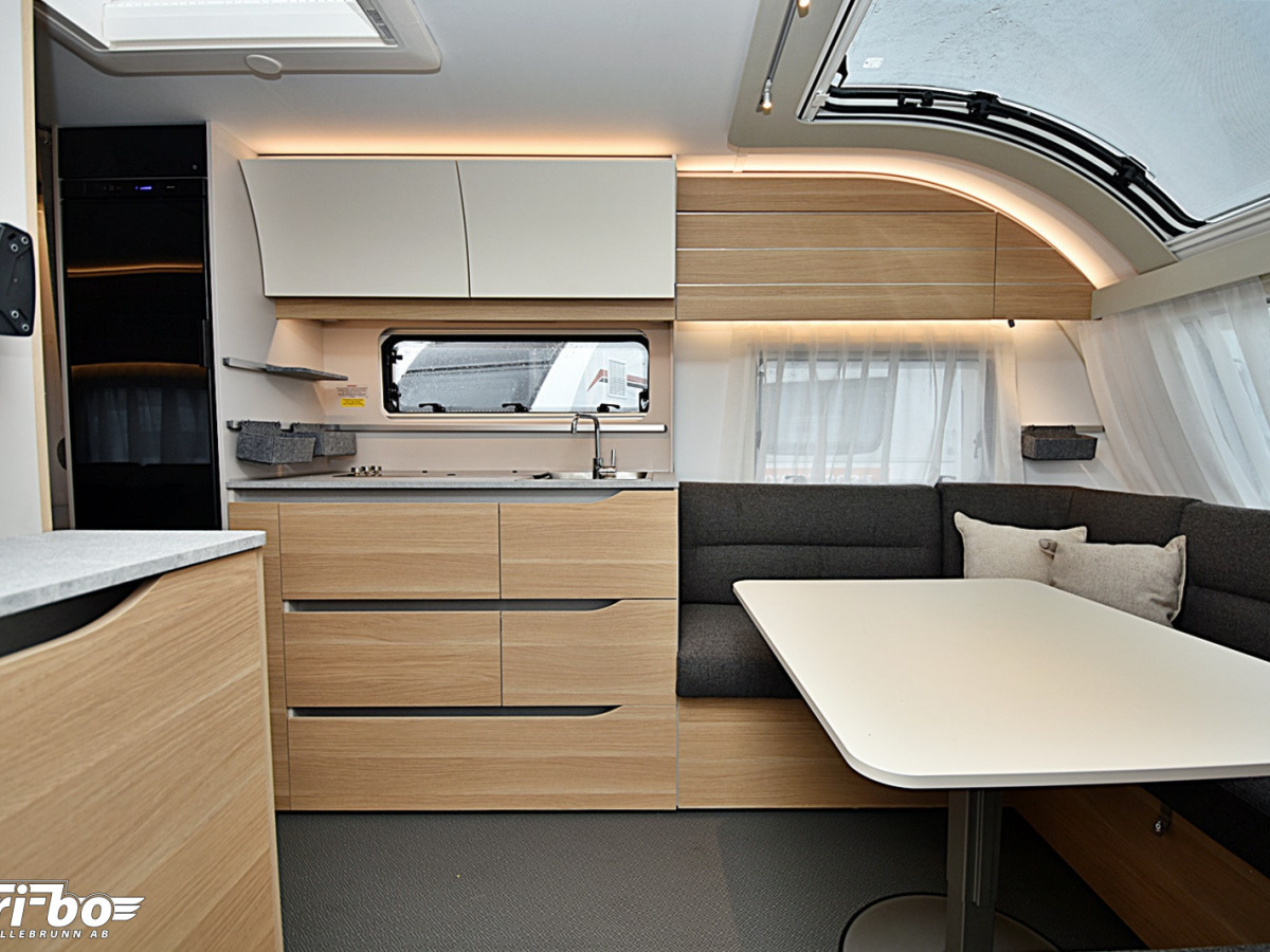 Adria 613 UT Adora, Queenbed, bild 4 av 29