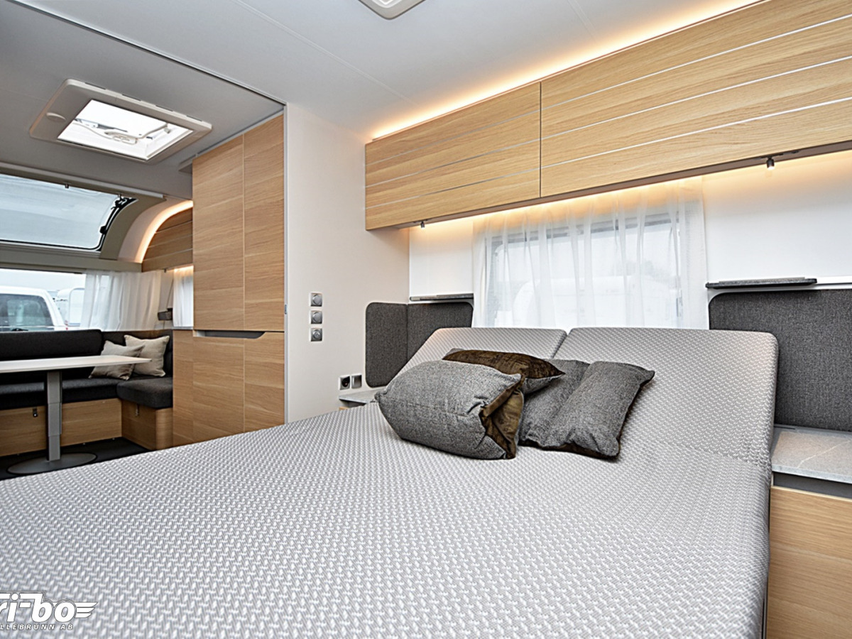 Adria 613 UT Adora, Queenbed, bild 16 av 29