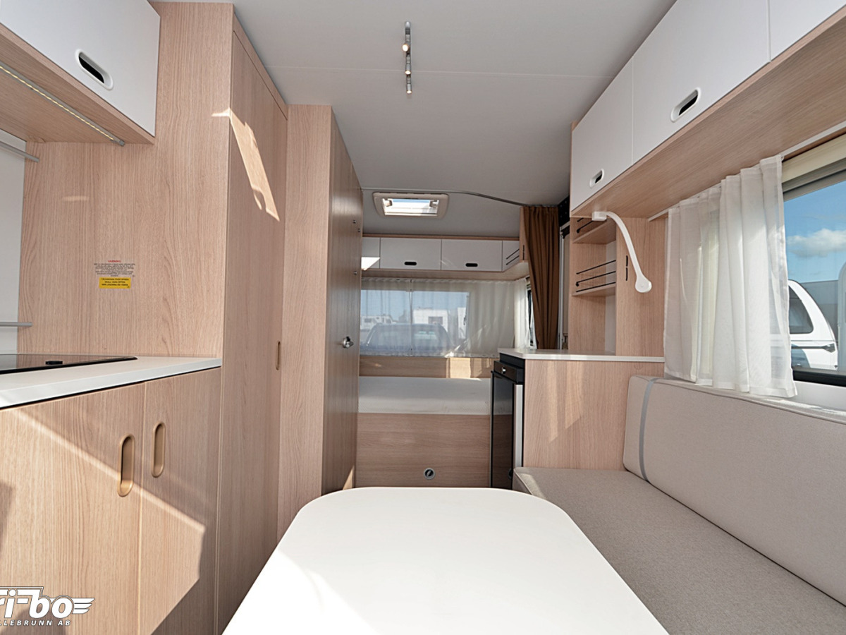 Adria 422 PY Altea, Dubbelbädd, bild 14 av 23