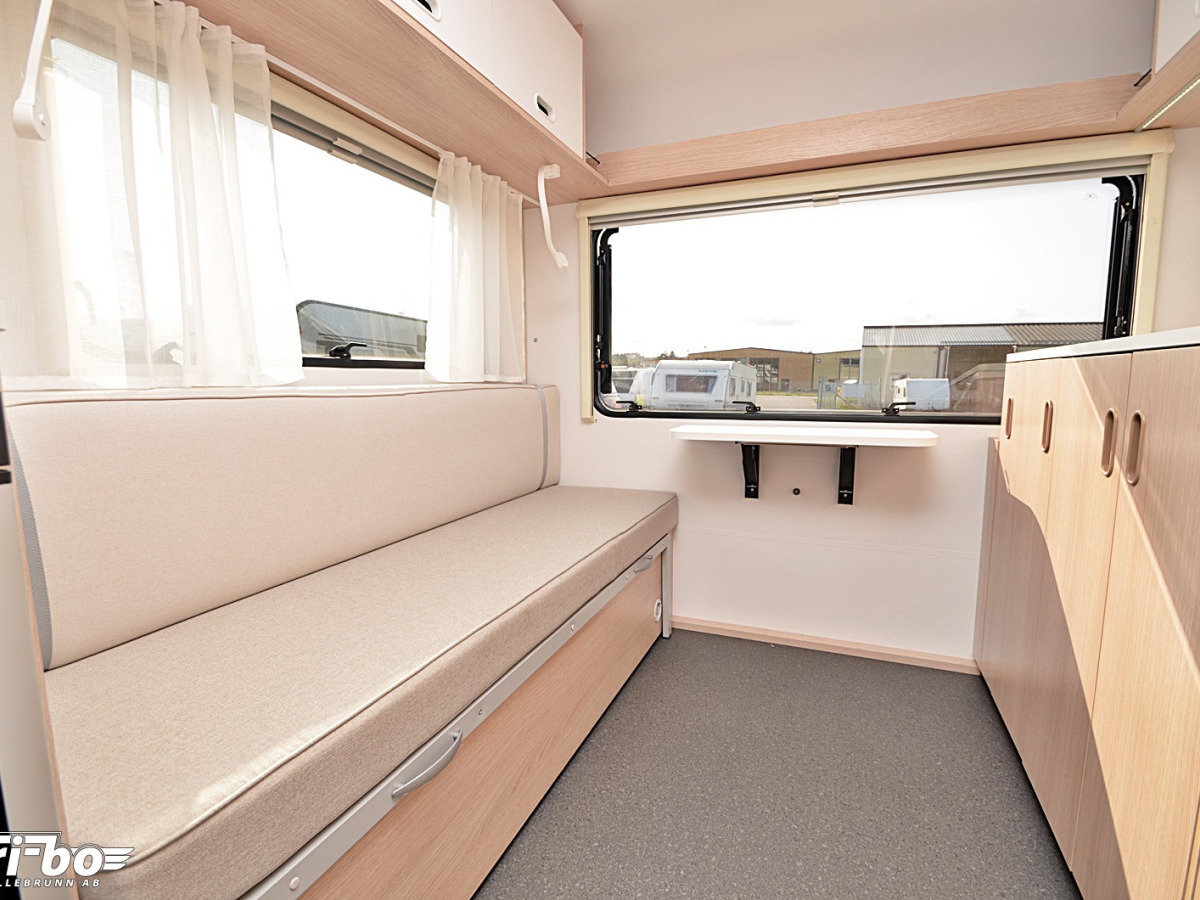 Adria 422 PY Altea, Dubbelbädd, bild 21 av 23