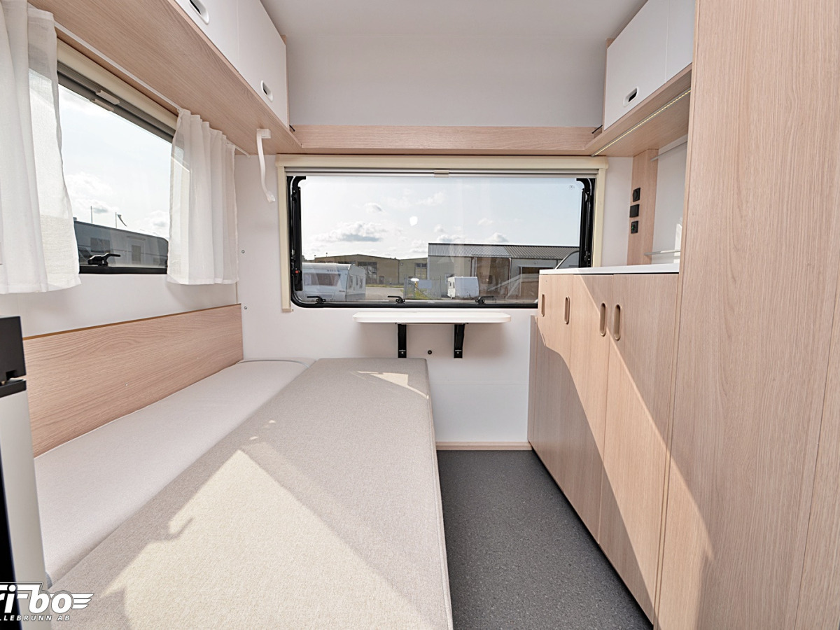 Adria 422 PY Altea, Dubbelbädd, bild 19 av 23
