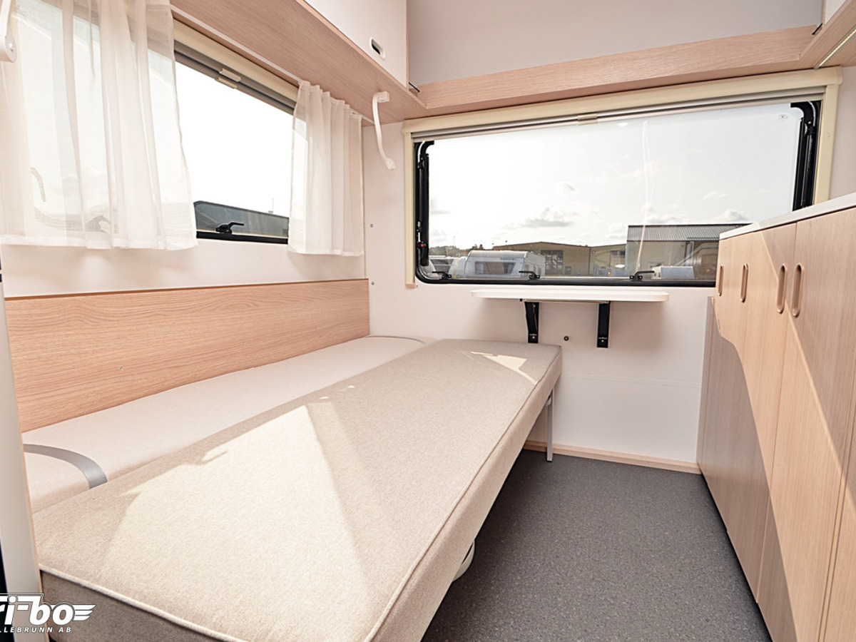 Adria 422 PY Altea, Dubbelbädd, bild 20 av 23