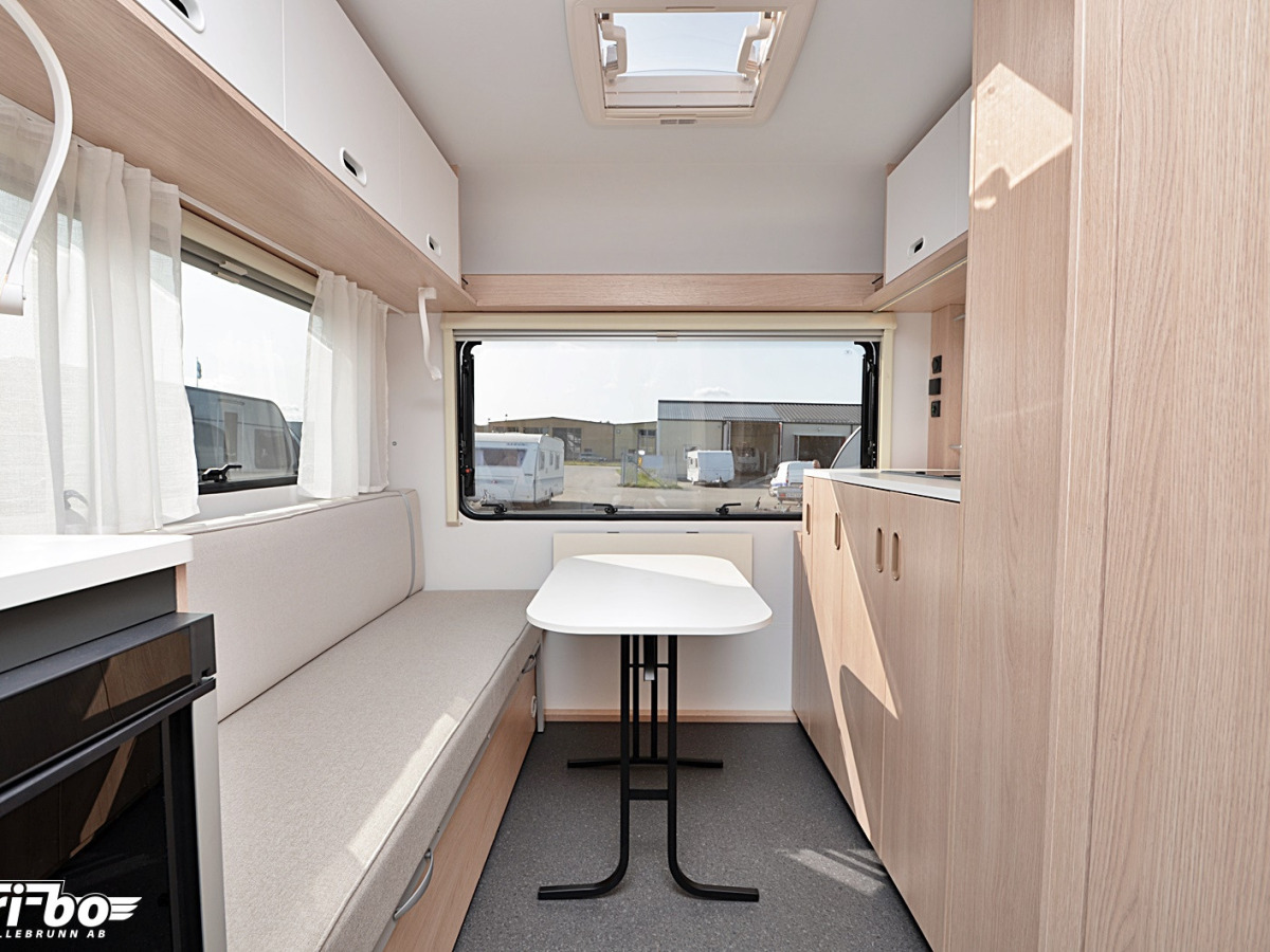 Adria 422 PY Altea, Dubbelbädd, bild 10 av 23