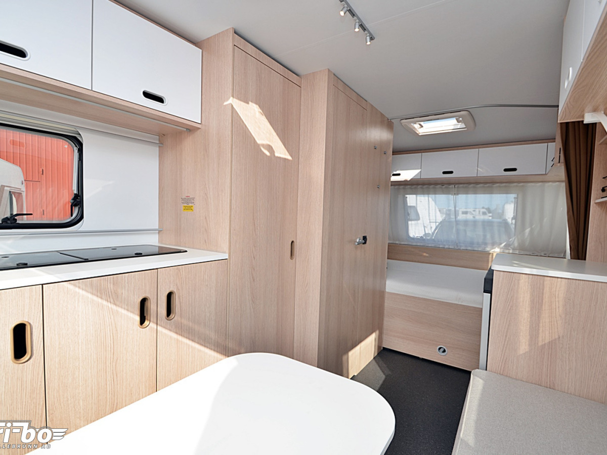 Adria 422 PY Altea, Dubbelbädd, bild 13 av 23