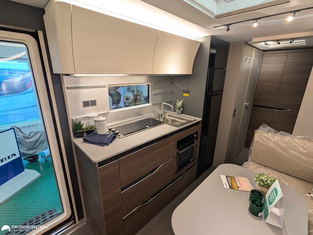 Adria Alpina 663 PT *Familjevagn med privata zoner / Välutrustad / ALDE, bild 8 av 33
